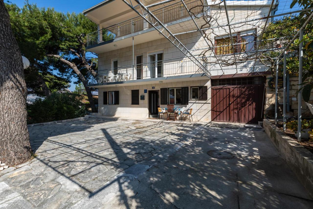 Urban Edge - Beach Apartments Omiš Kültér fotó