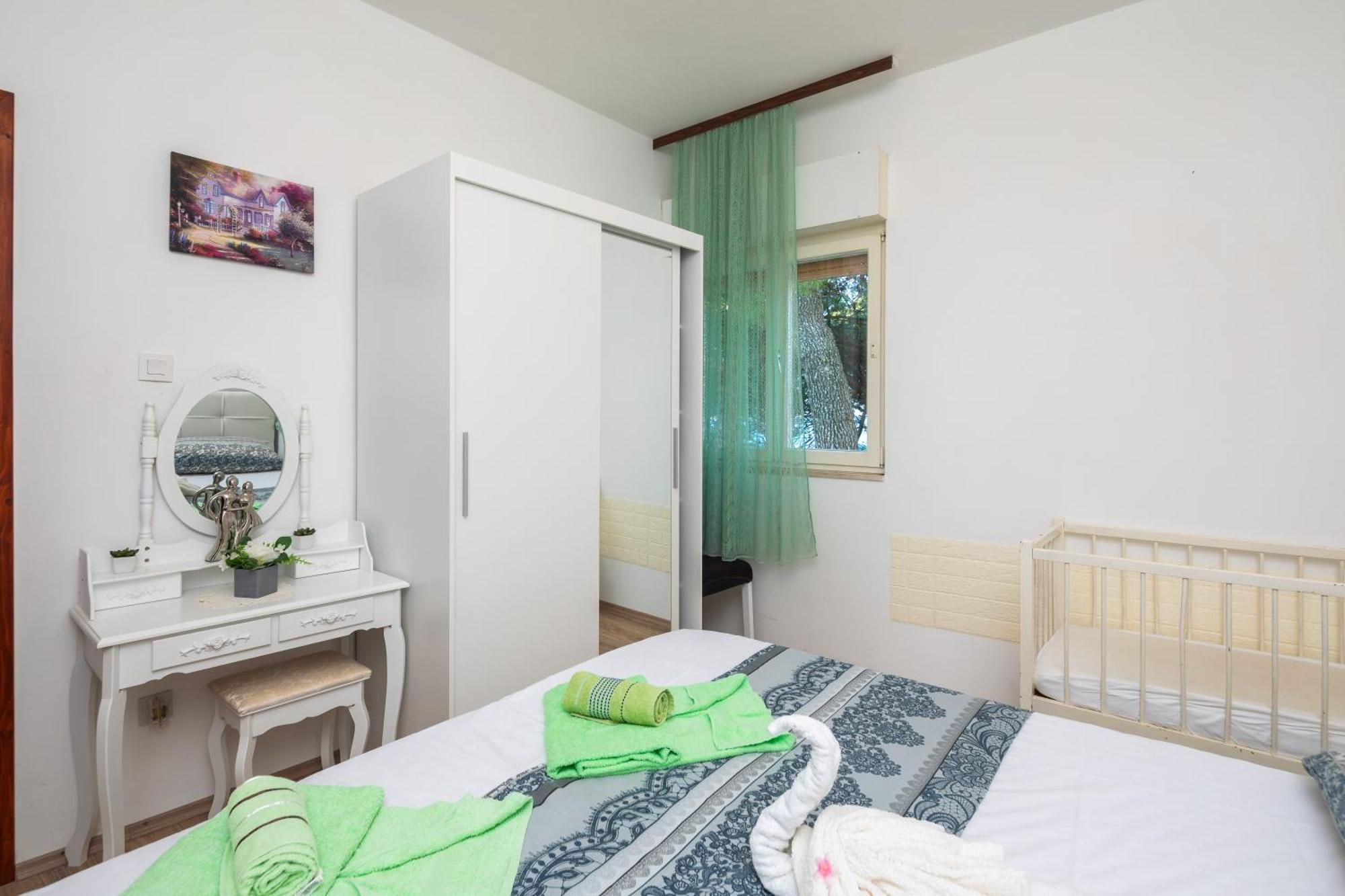 Urban Edge - Beach Apartments Omiš Kültér fotó