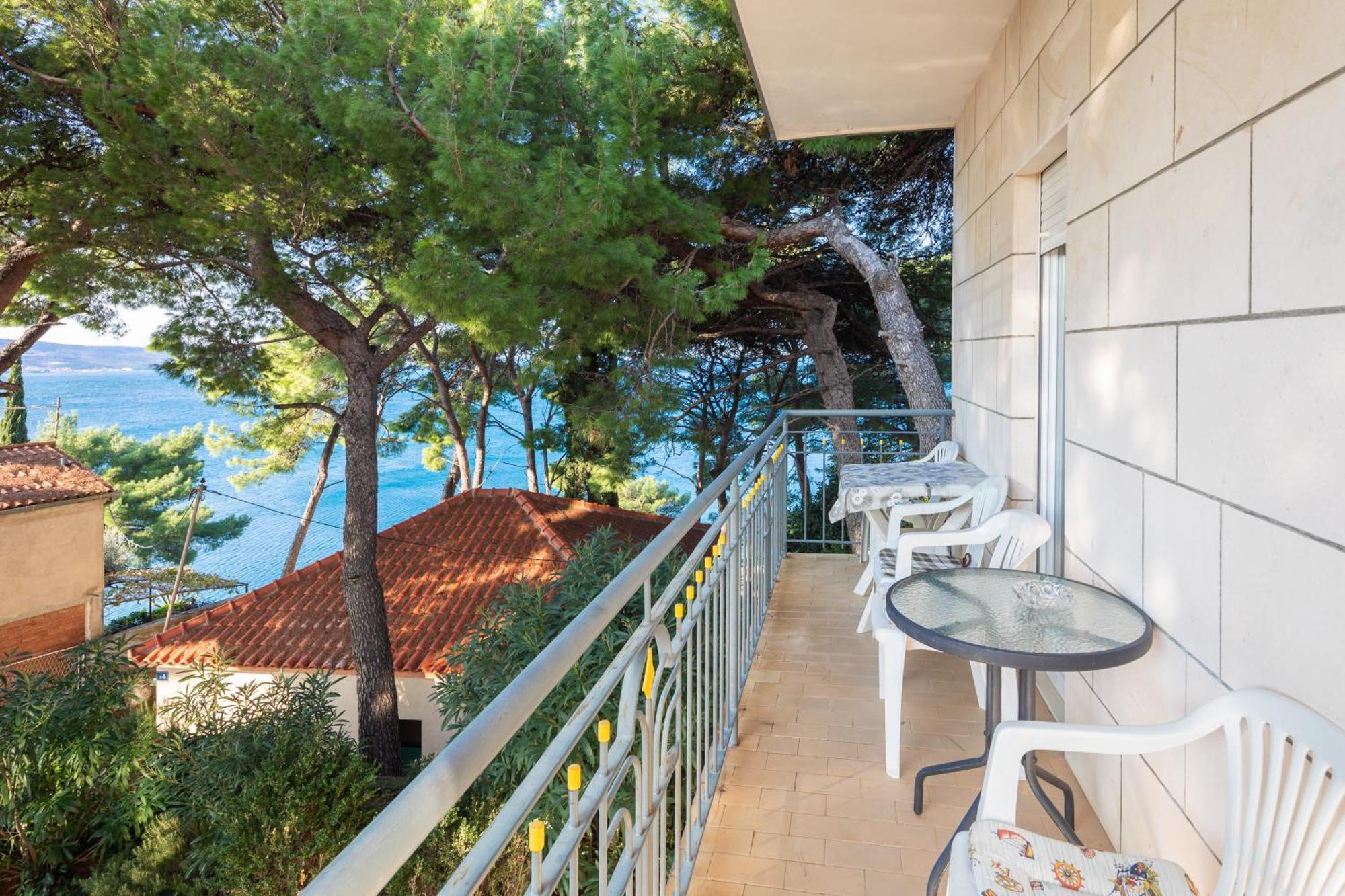 Urban Edge - Beach Apartments Omiš Kültér fotó