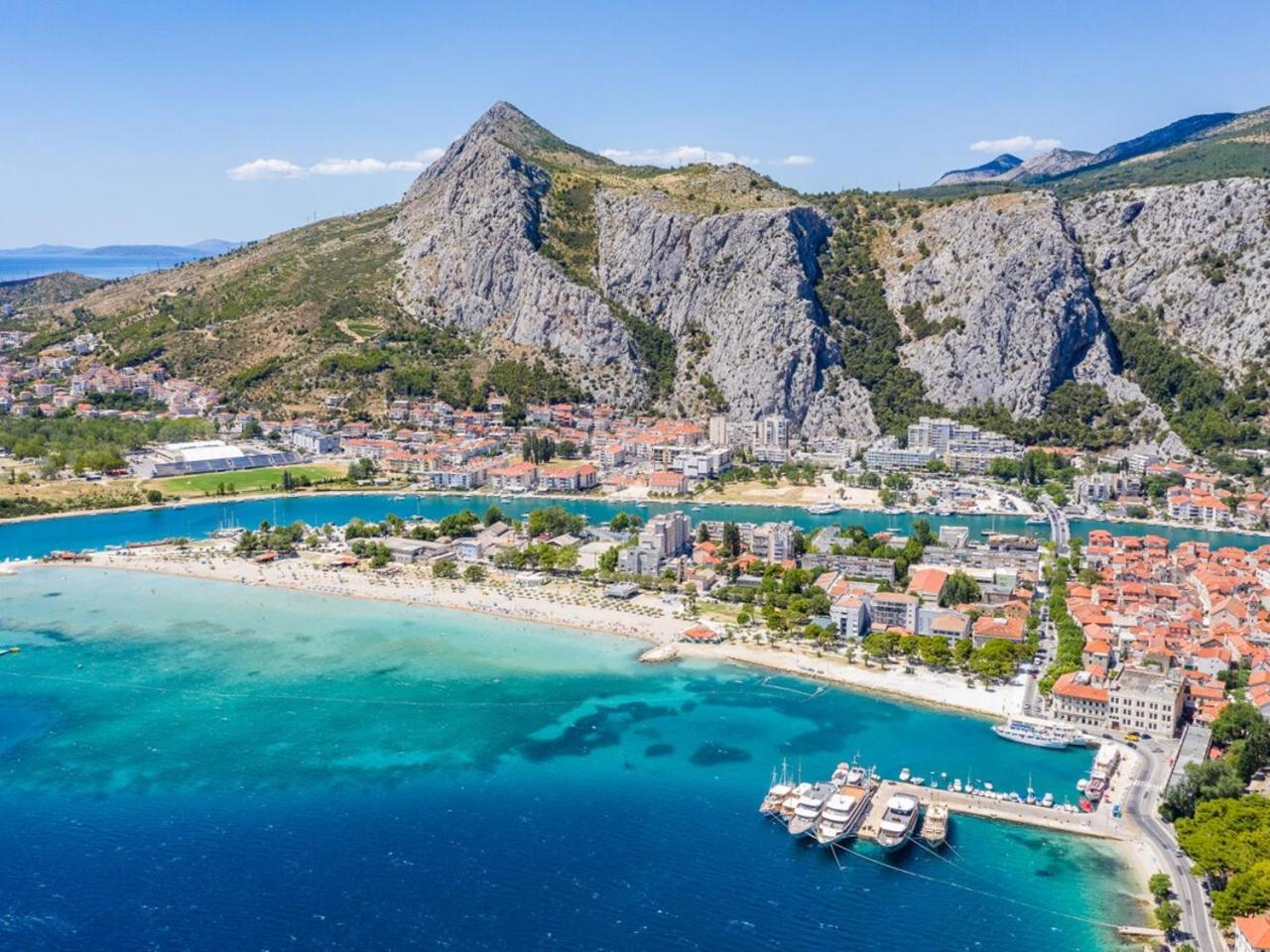 Urban Edge - Beach Apartments Omiš Kültér fotó