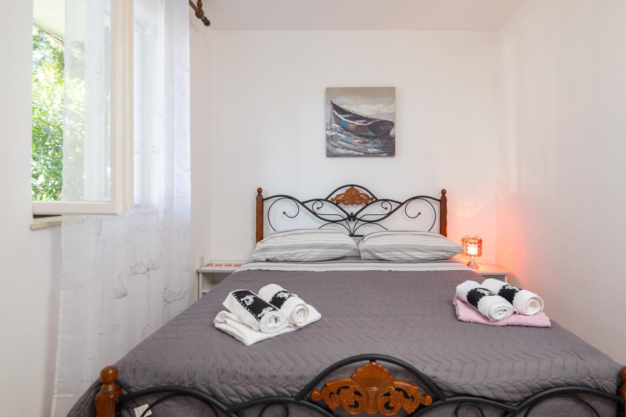 Urban Edge - Beach Apartments Omiš Kültér fotó