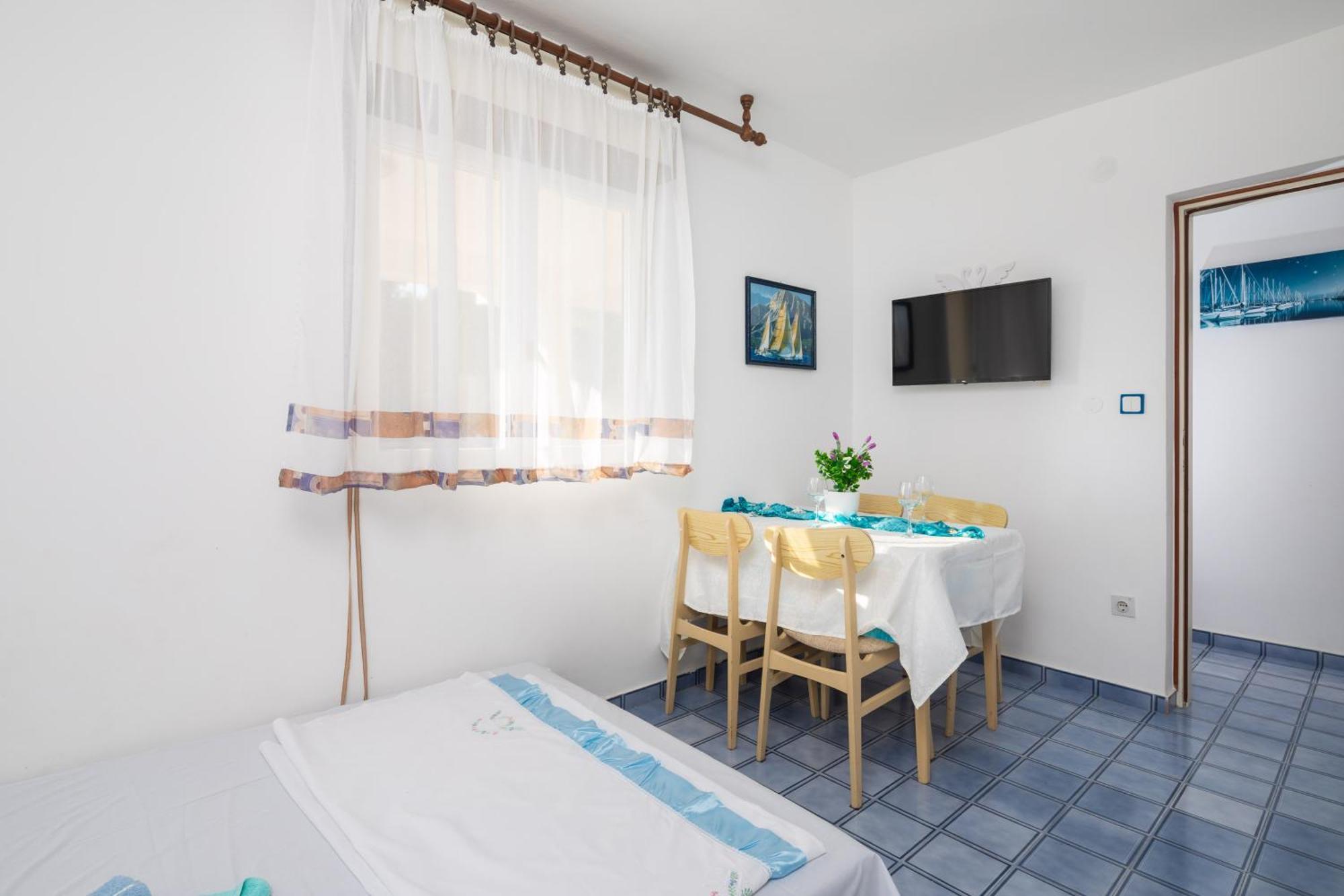 Urban Edge - Beach Apartments Omiš Kültér fotó