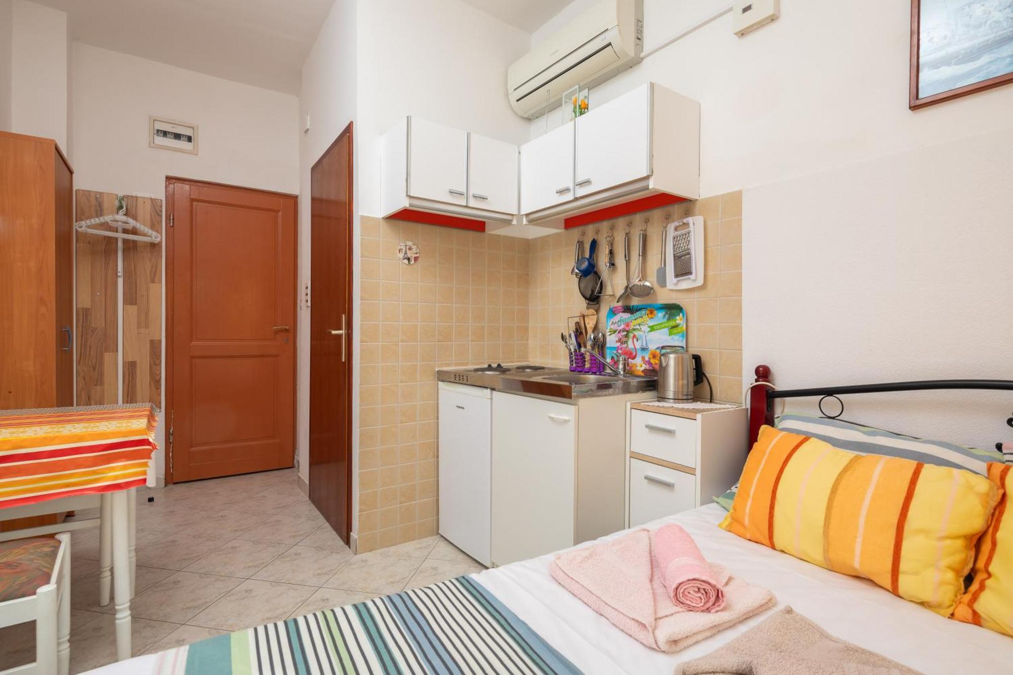 Urban Edge - Beach Apartments Omiš Kültér fotó