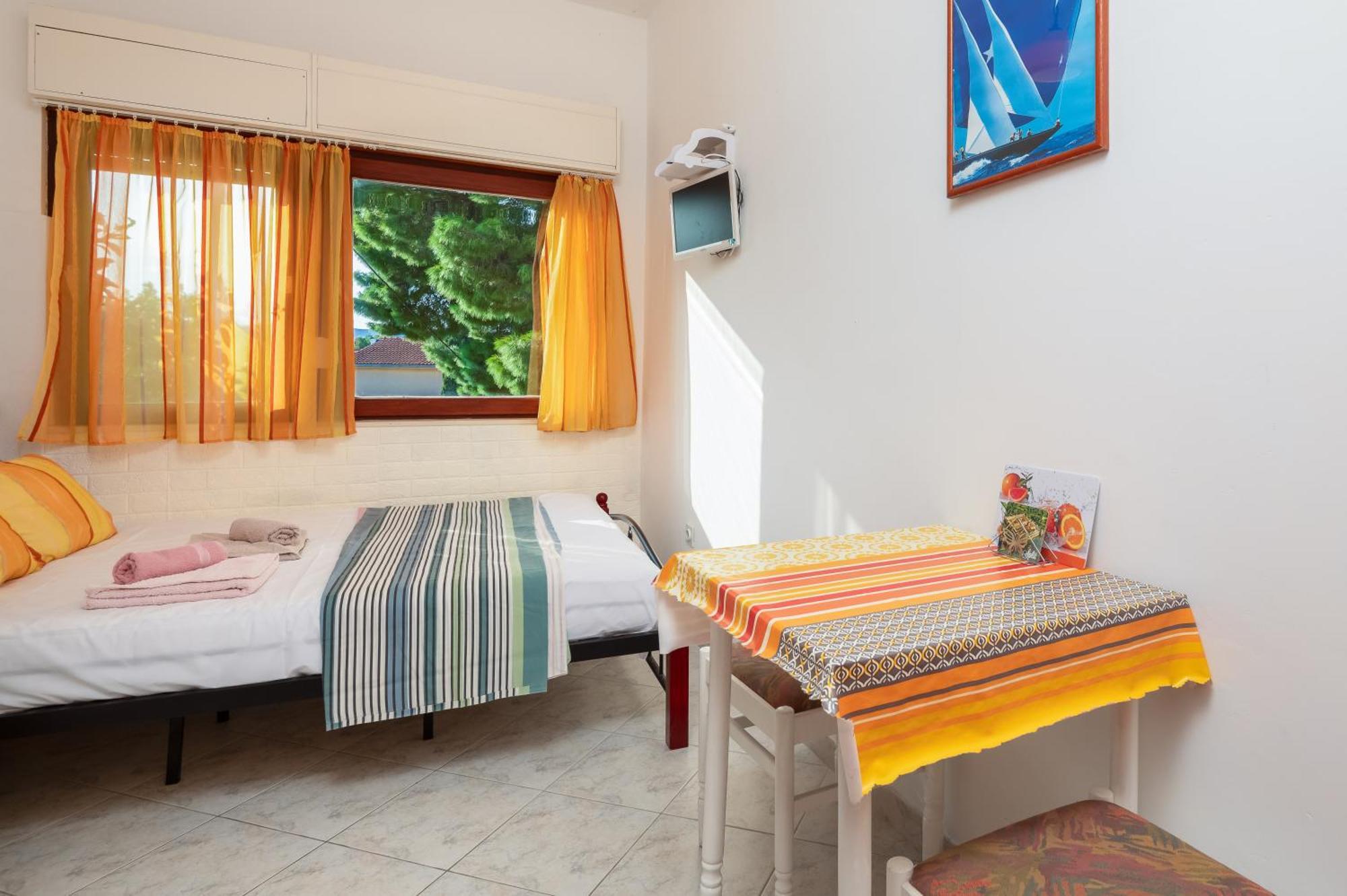 Urban Edge - Beach Apartments Omiš Kültér fotó