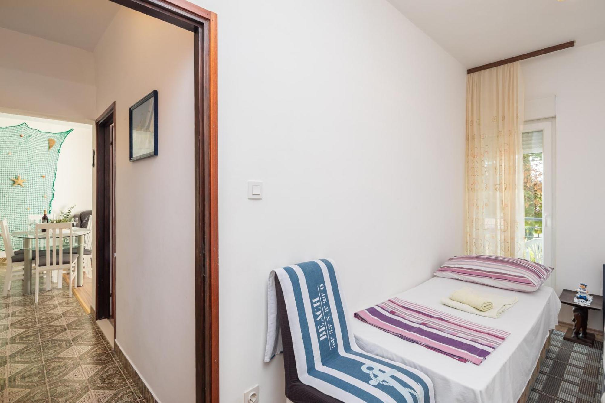 Urban Edge - Beach Apartments Omiš Kültér fotó